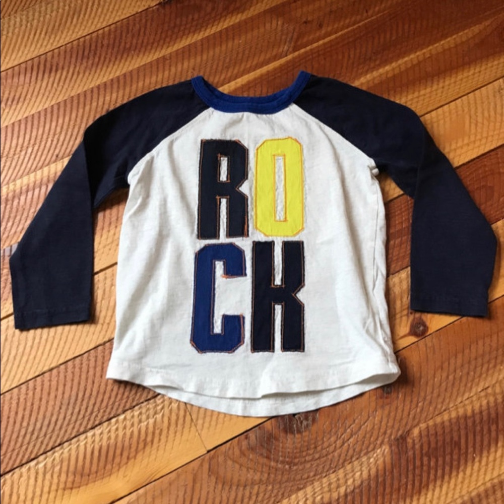 Mini Boden raglan appliqué tee